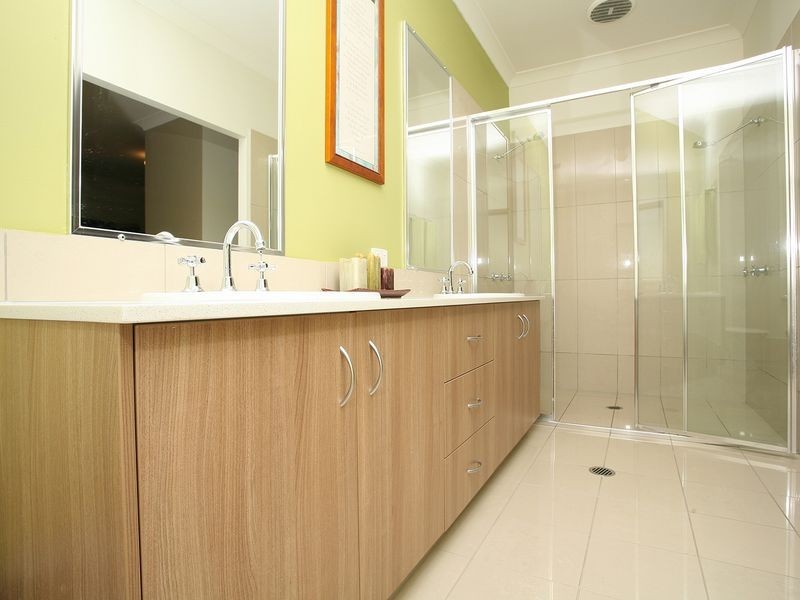 26 Heathwood Place, Collingwood Park QLD 4301