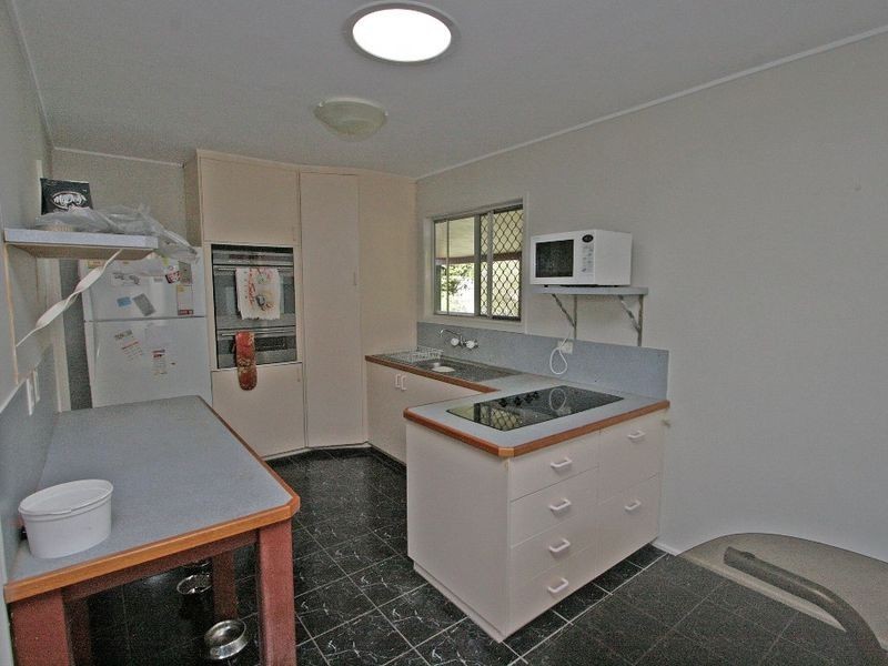 16 Prunda Parade, Raceview QLD 4305