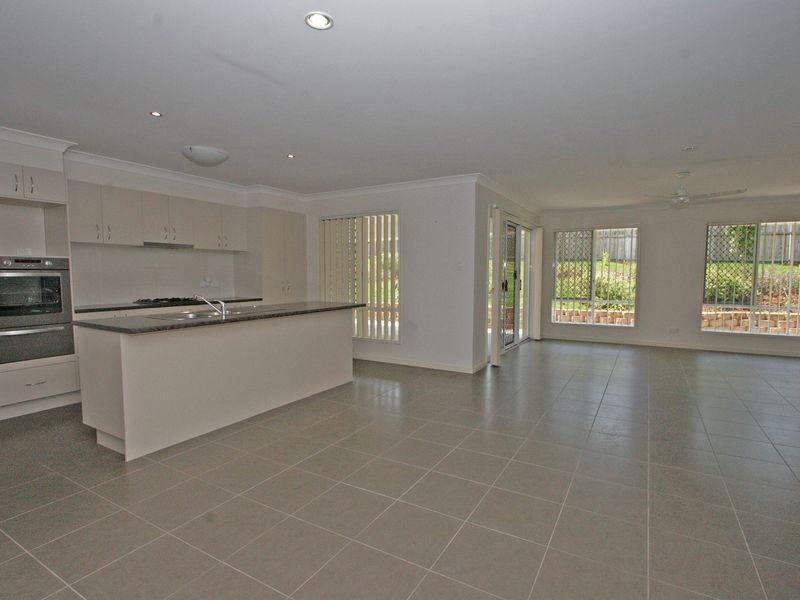 9 Satinash Way, Flinders View QLD 4305