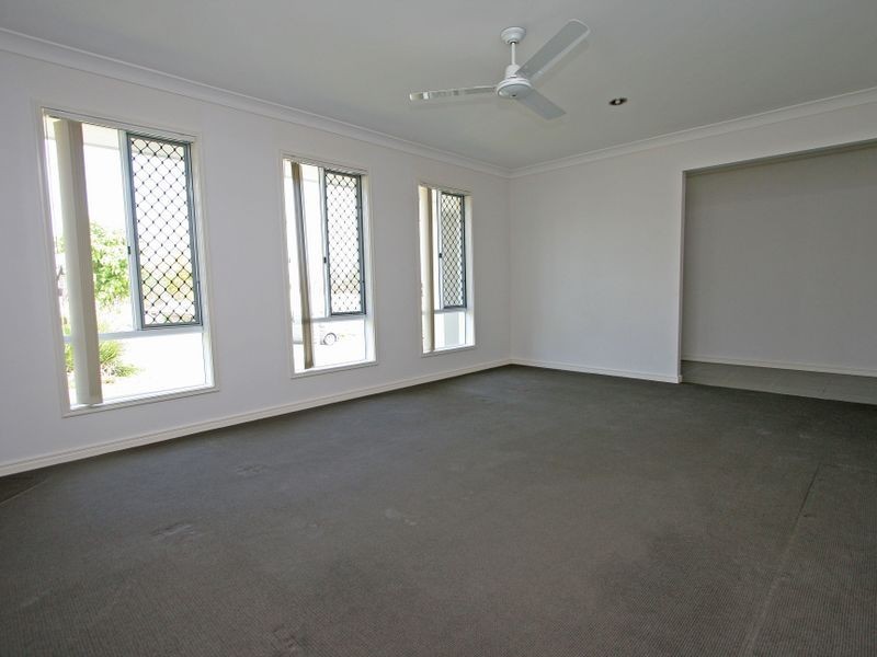 9 Satinash Way, Flinders View QLD 4305