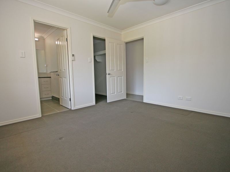 9 Satinash Way, Flinders View QLD 4305