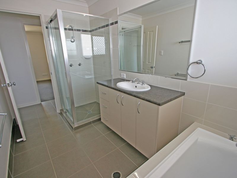 9 Satinash Way, Flinders View QLD 4305