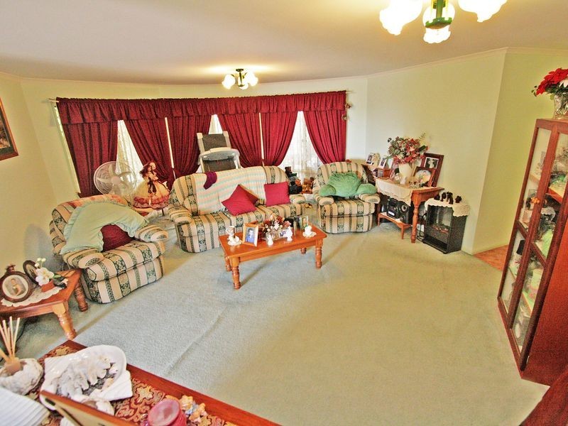 45 Discovery Street, Flinders View QLD 4305