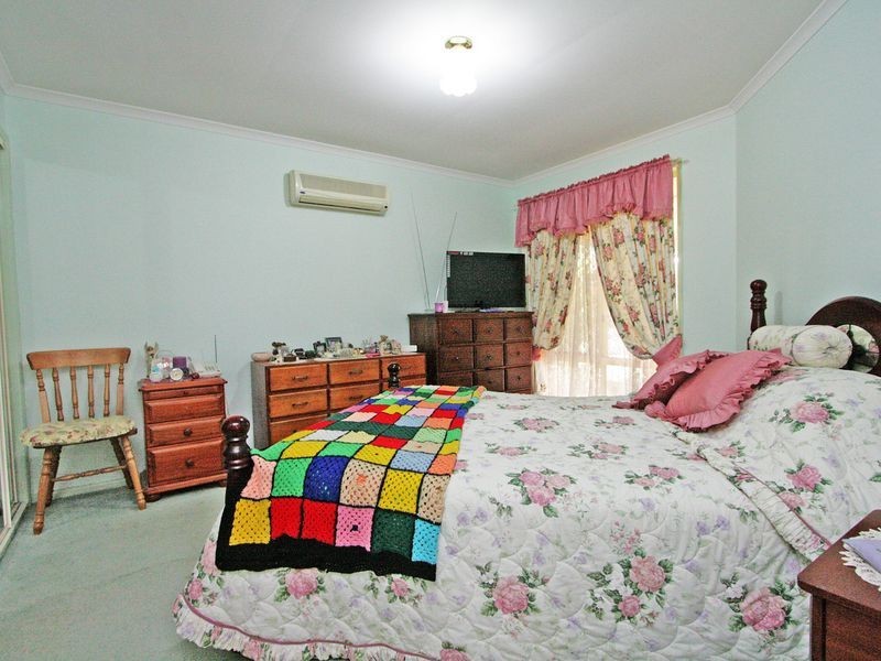 45 Discovery Street, Flinders View QLD 4305