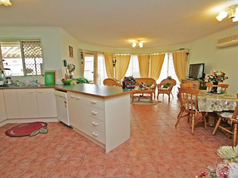 45 Discovery Street, Flinders View QLD 4305