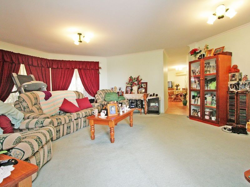 45 Discovery Street, Flinders View QLD 4305