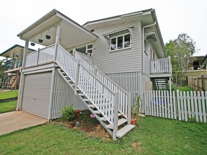 35 John Street, Bundamba QLD 4304