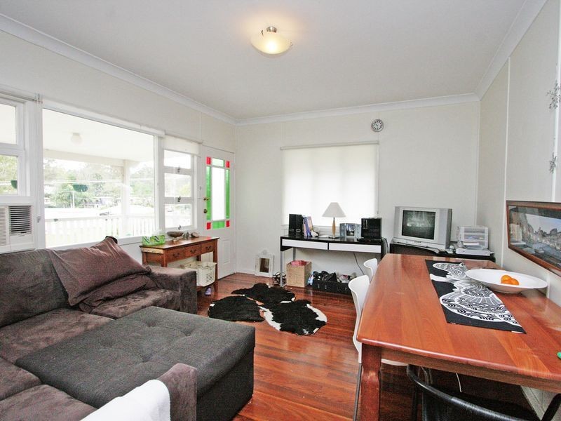 35 John Street, Bundamba QLD 4304