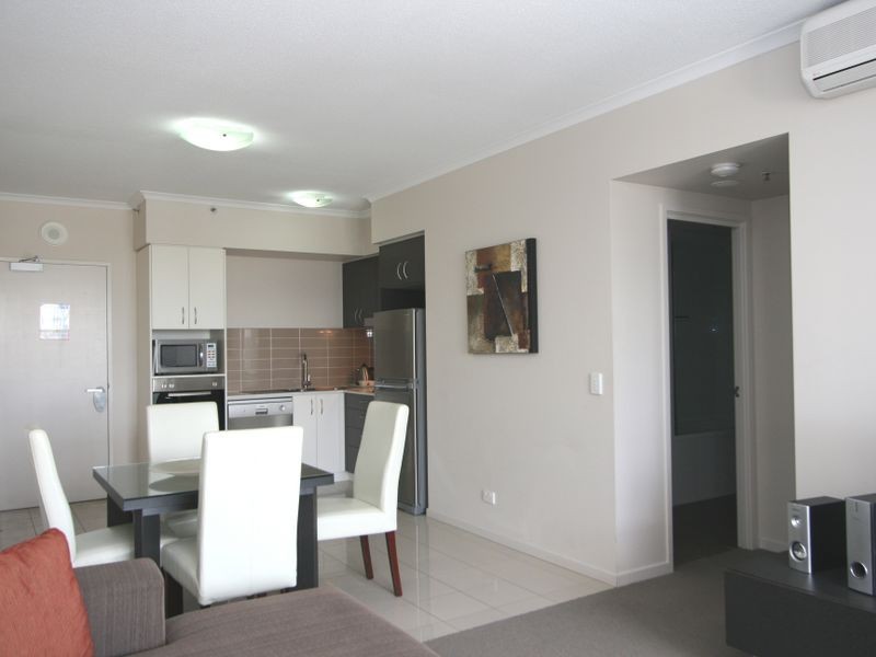 906/11 Ellenborough Street, Woodend QLD 4305