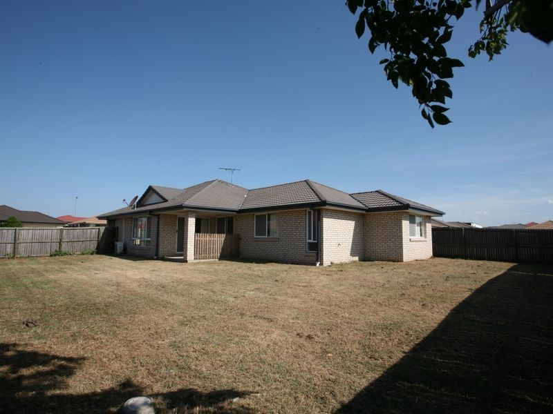 15 Wattle Crescent, Raceview QLD 4305