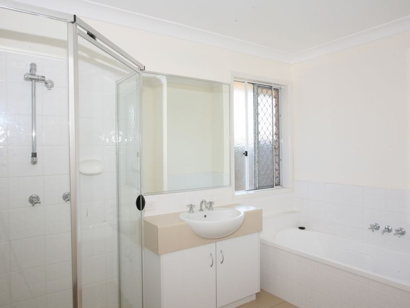 15 Wattle Crescent, Raceview QLD 4305