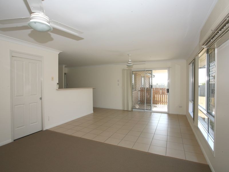 15 Wattle Crescent, Raceview QLD 4305