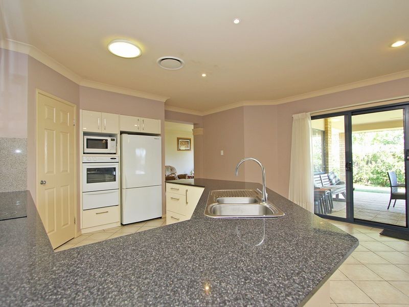 27 Kensington Drive, Flinders View QLD 4305