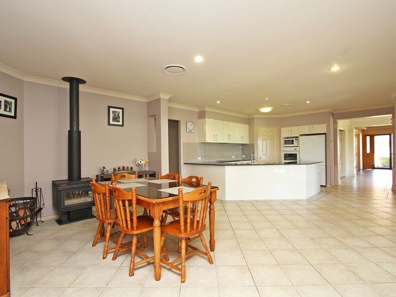27 Kensington Drive, Flinders View QLD 4305