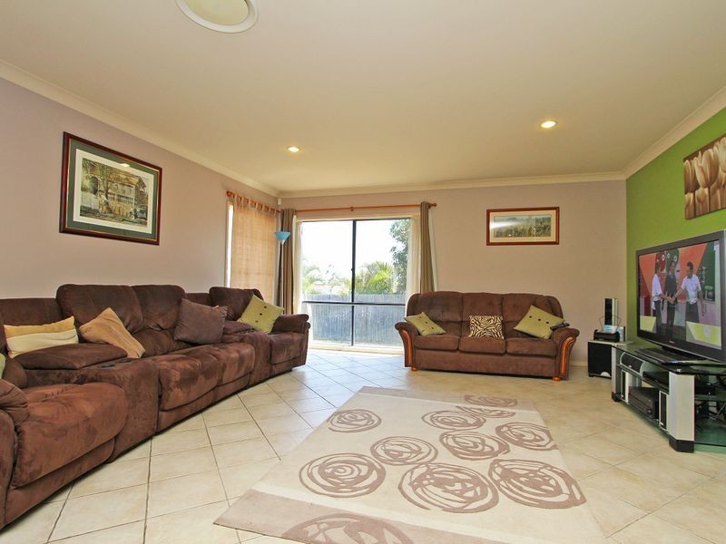 27 Kensington Drive, Flinders View QLD 4305