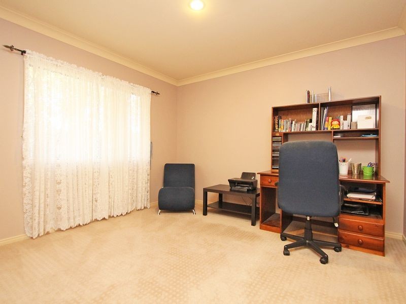 27 Kensington Drive, Flinders View QLD 4305