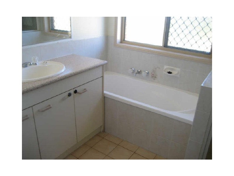 15 Hillcrest Street, Flinders View QLD 4305