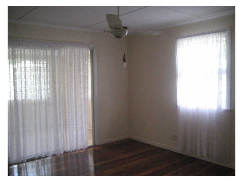 74 Robertson Road, Eastern Heights QLD 4305