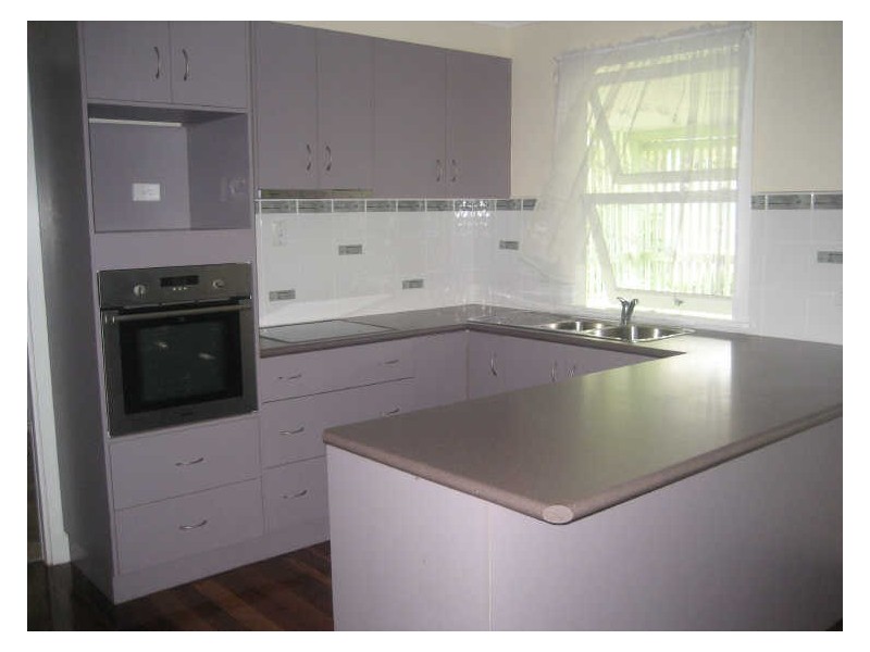 74 Robertson Road, Eastern Heights QLD 4305