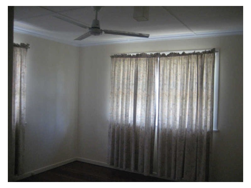 74 Robertson Road, Eastern Heights QLD 4305