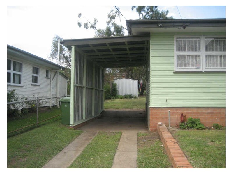 74 Robertson Road, Eastern Heights QLD 4305