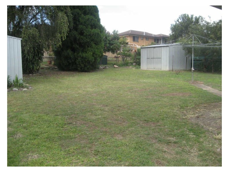 74 Robertson Road, Eastern Heights QLD 4305