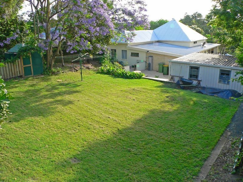13 Smith Street, North Ipswich QLD 4305
