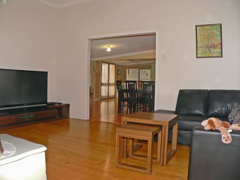 13 Smith Street, North Ipswich QLD 4305