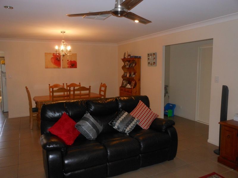 4 Stockdale Place Wulkuraka, Ipswich QLD 4305