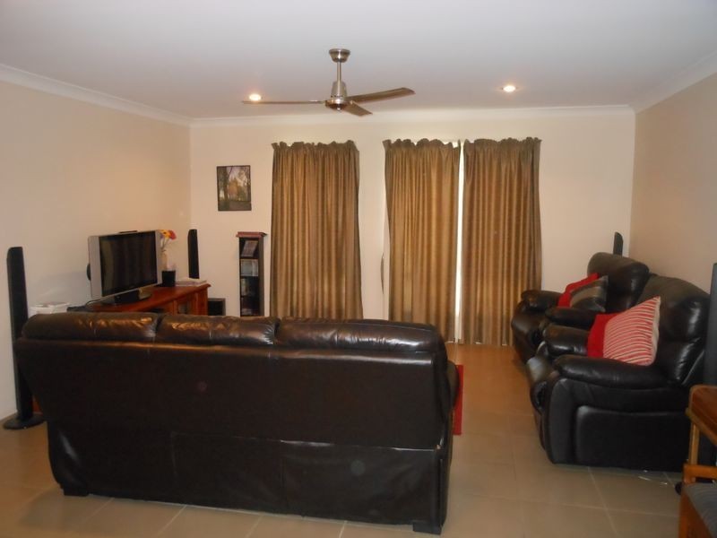 4 Stockdale Place Wulkuraka, Ipswich QLD 4305