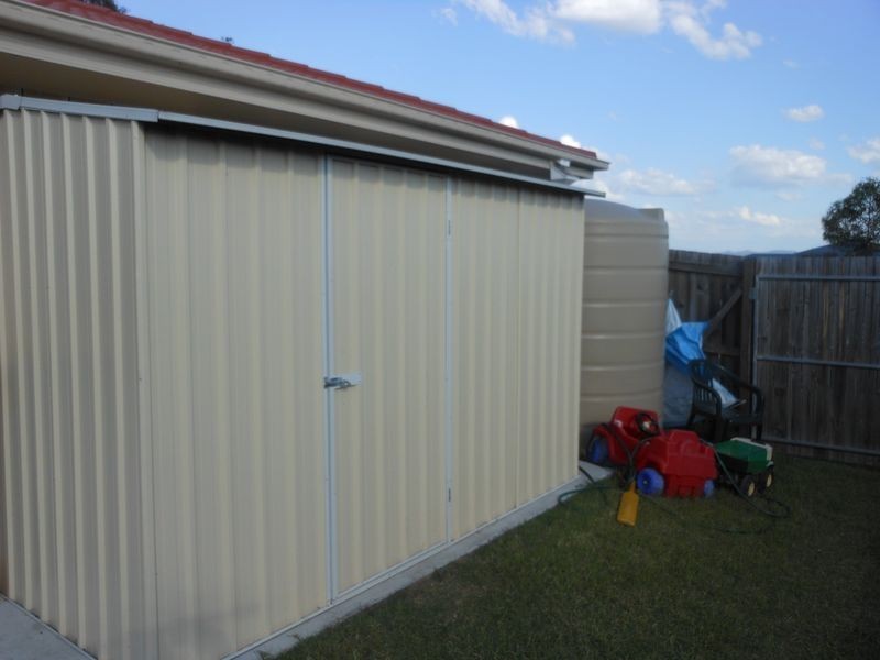 4 Stockdale Place Wulkuraka, Ipswich QLD 4305