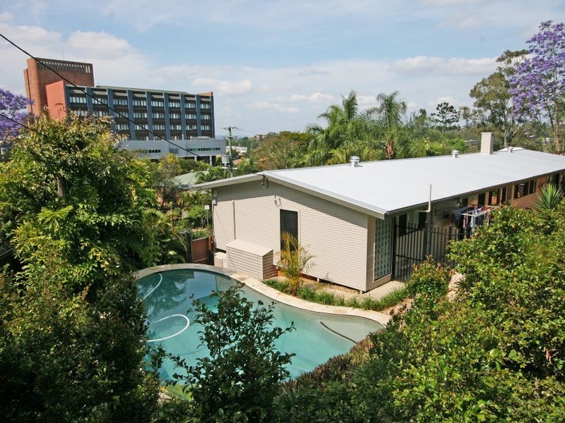 2 Walker Street, Ipswich QLD 4305