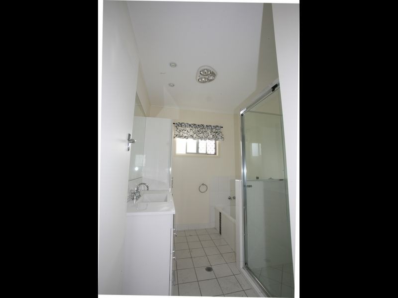 8 Sonter Street, Raceview QLD 4305