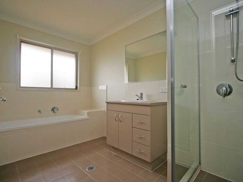 2 Overton Place, Fernvale QLD 4306