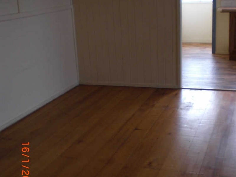 1/136 Jacaranda Street, North Booval QLD 4304