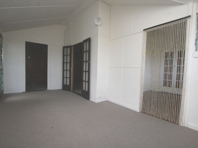 11 Chelmsford Avenue, Ipswich QLD 4305