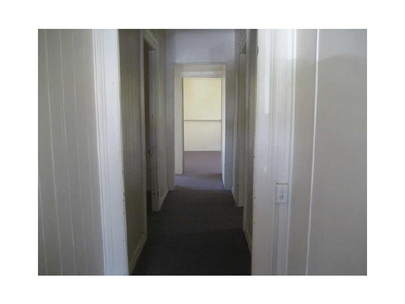 4 Mortimer Street, Ipswich QLD 4305