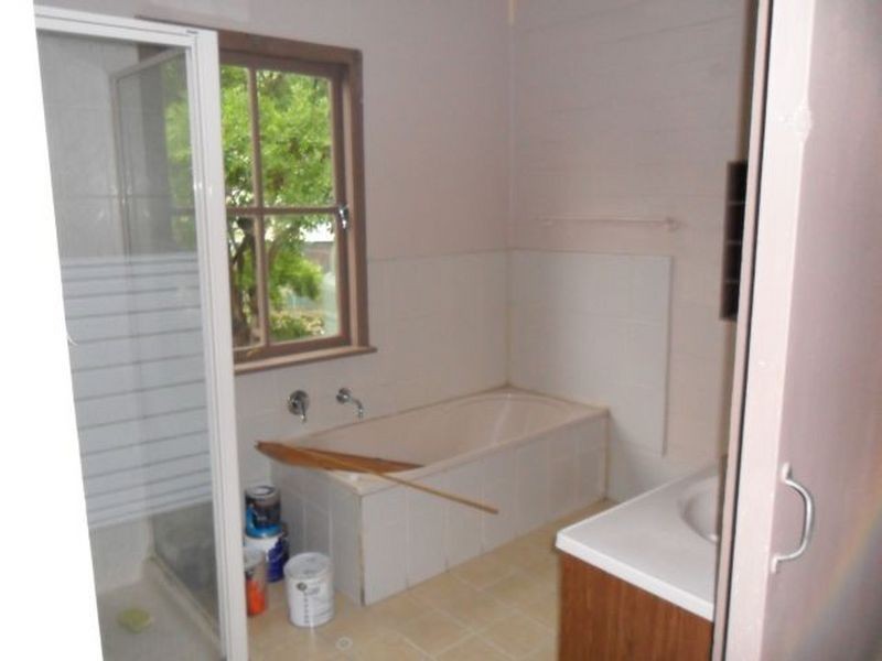 4 Power Street, North Ipswich QLD 4305