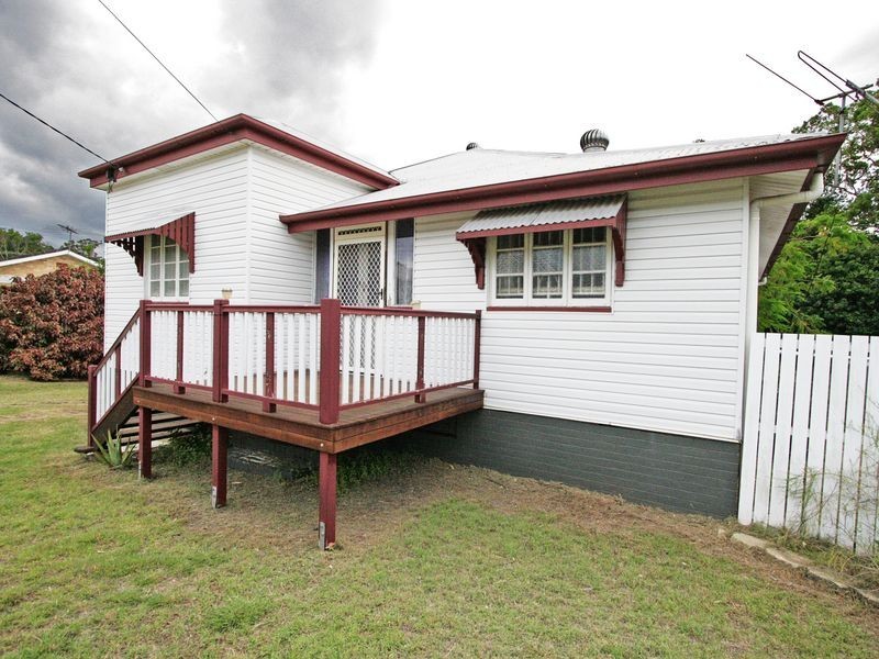 4 England Street, East Ipswich QLD 4305
