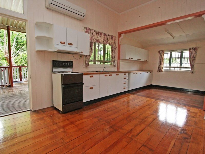 4 England Street, East Ipswich QLD 4305
