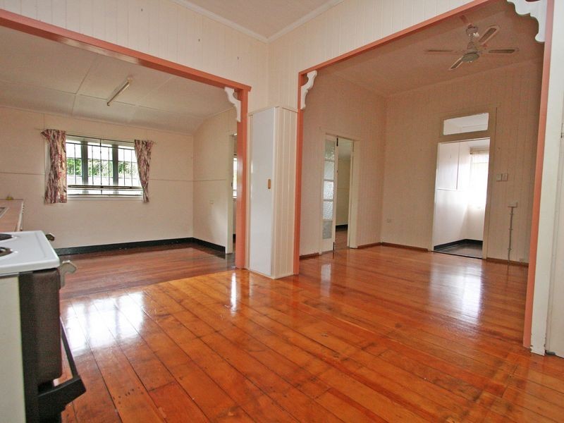 4 England Street, East Ipswich QLD 4305