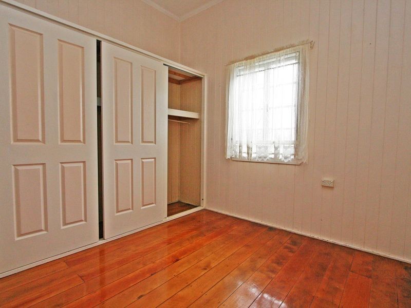 4 England Street, East Ipswich QLD 4305