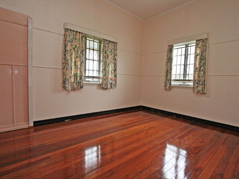 4 England Street, East Ipswich QLD 4305