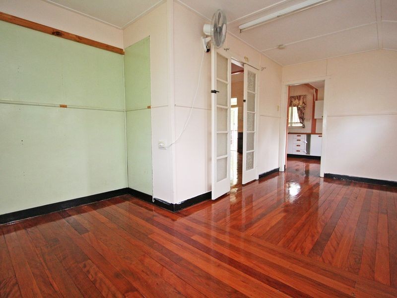 4 England Street, East Ipswich QLD 4305