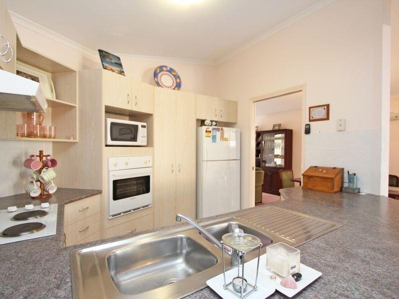 3 Jura Street, Brassall QLD 4305