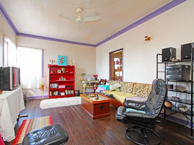 175 Glebe Road, Silkstone QLD 4304