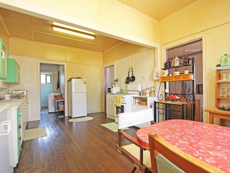 175 Glebe Road, Silkstone QLD 4304