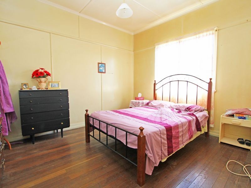 175 Glebe Road, Silkstone QLD 4304