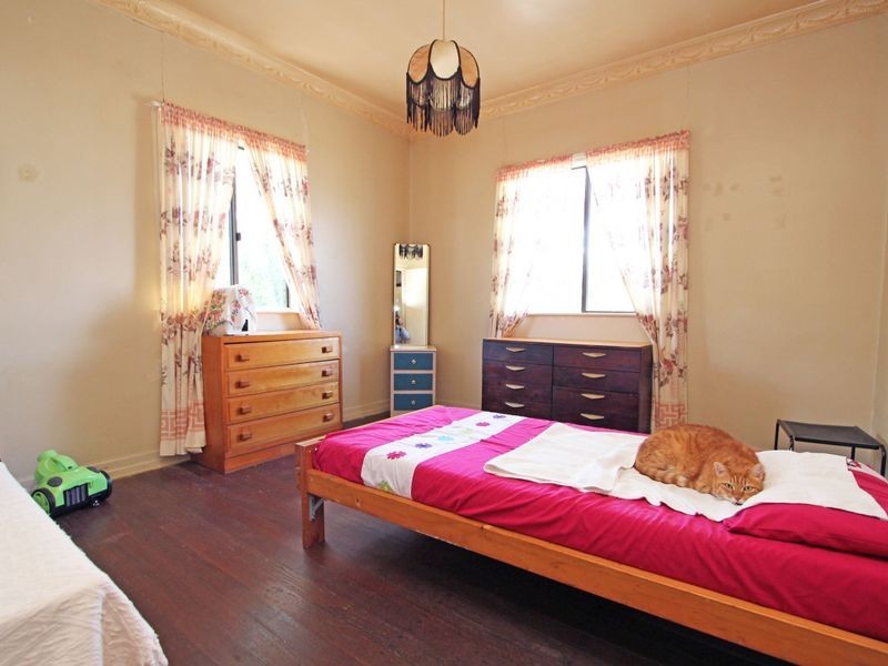 175 Glebe Road, Silkstone QLD 4304