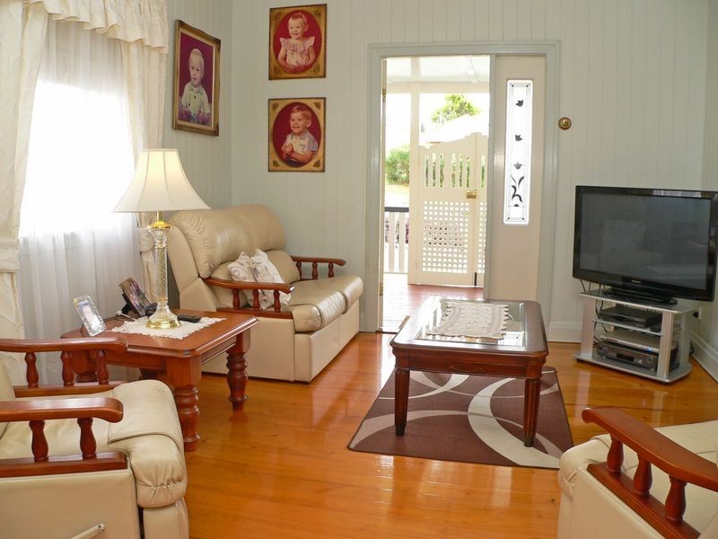 83 Cemetery Road, Raceview QLD 4305